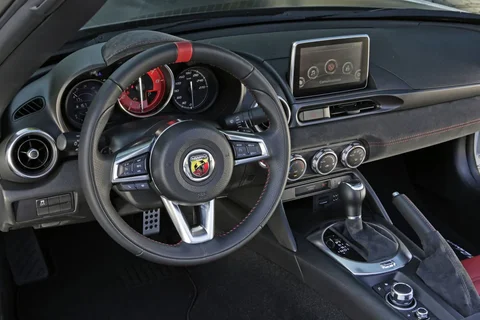 Abarth 124 Spider 1.4 MultiAir 16v 2016 view 2