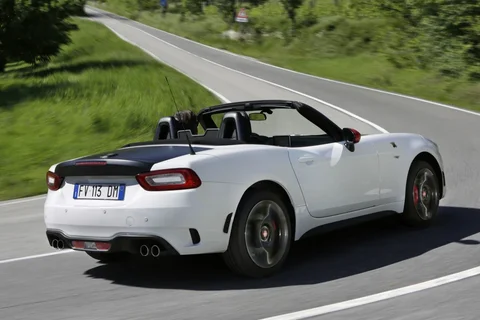 Abarth 124 Spider 1.4 MultiAir 16v 2016 view 3