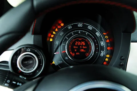Abarth 500 1.4 16v T-Jet 2008 view 4