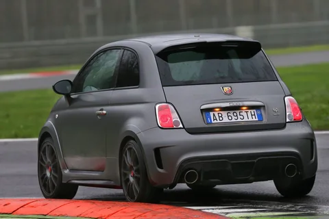 Abarth 695 Cabrio 1.4 T-Jet 165 Yamaha 2017 view 3