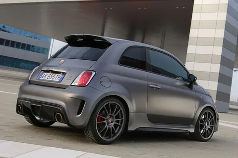 Abarth 695 Cabrio 1.4 T-Jet 165 Yamaha 2017 view 5