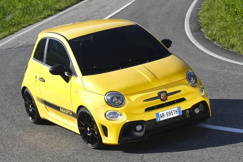 Abarth 595 1.4 T-Jet 145 2016 view 5
