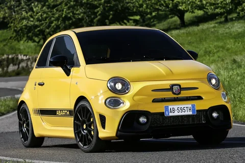 Abarth 595 1.4 T-Jet 145 2016 view 6