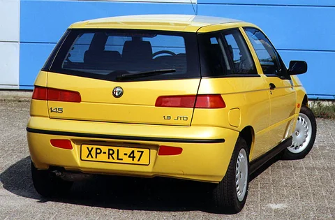 Alfa Romeo 145 1.9 JTD 1999 view 5