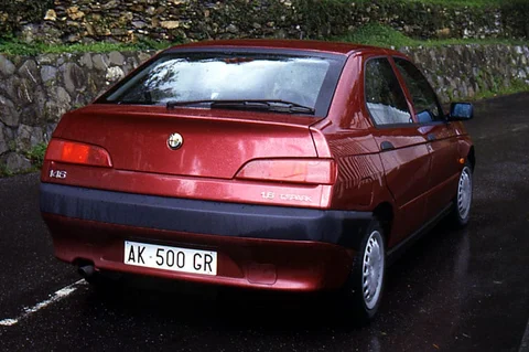 Alfa Romeo 146 1.4 i.e. 1995 view 4