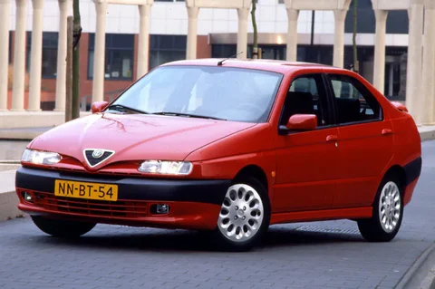 Alfa Romeo 146 1.4 i.e. 1995 view 5