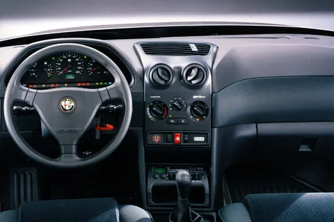 Alfa Romeo 146 1.4 i.e. 1995 view 7