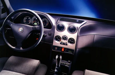 Alfa Romeo 146 TI 1999 view 3