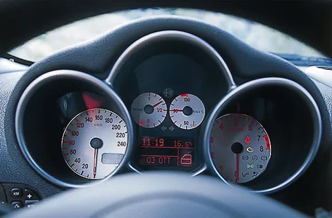 Alfa Romeo 147 1.9 JTD 100hp Impression 2003 view 2