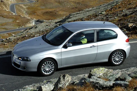 Alfa Romeo 147 1.9 JTD 100hp Impression 2005 view 3