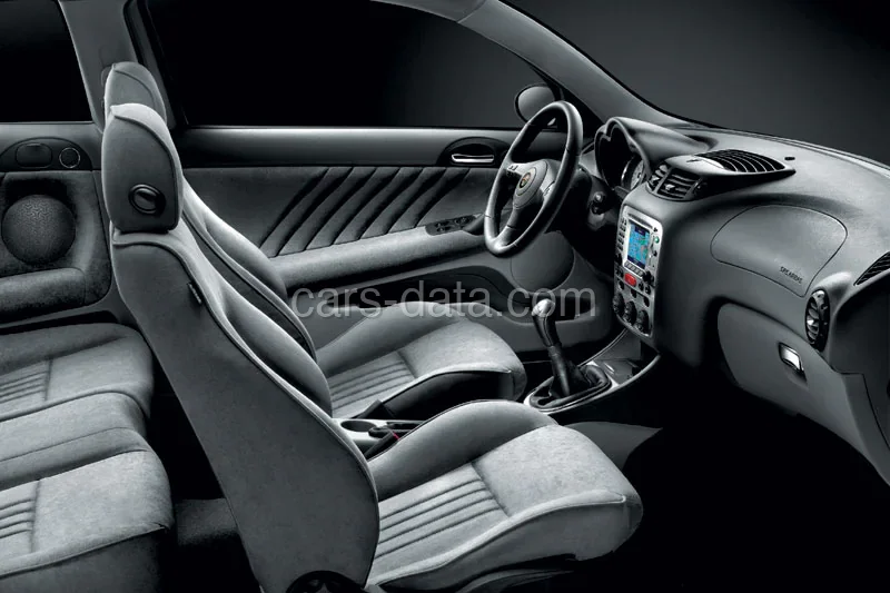 Alfa Romeo 147 1.6 T.Spark 16V Impression 2005 front view