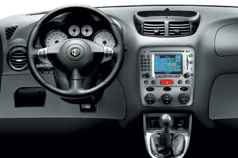 Alfa Romeo 147 1.6 T.Spark 16V Impression 2005 view 2