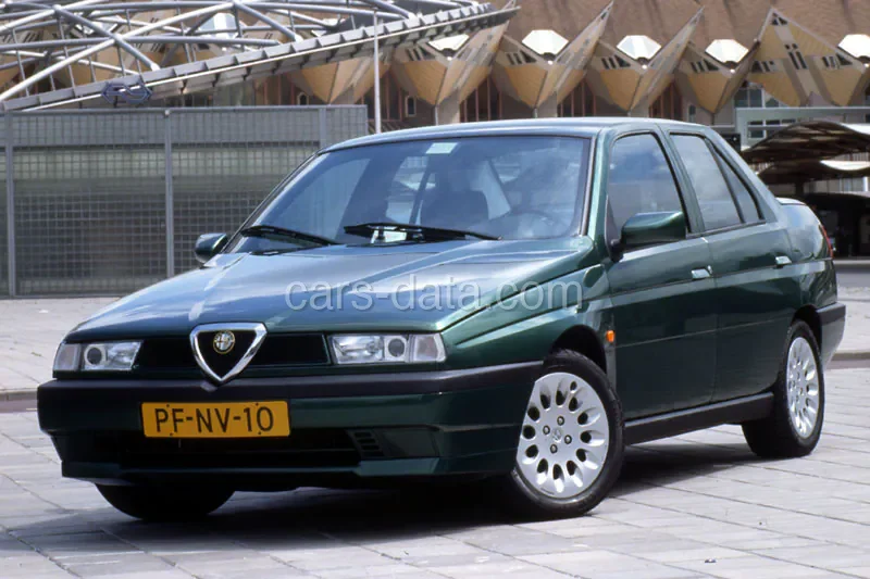 Alfa Romeo 155 2.0 TD 1995 front view