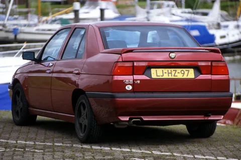Alfa Romeo 155 2.0 TD 1995 view 5