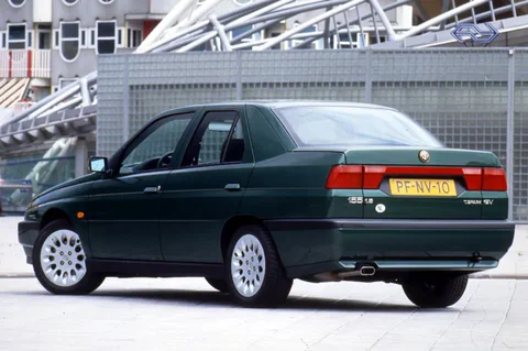 Alfa Romeo 155 2.0 TD 1995 view 6