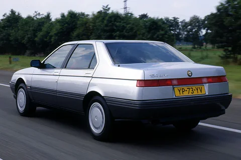 Alfa Romeo 164 3.0 V6 1988 view 9
