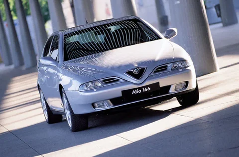 Alfa Romeo 166 2.4 JTD Progression 2002 view 3