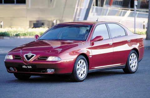 Alfa Romeo 166 2.4 JTD Progression 2002 view 5