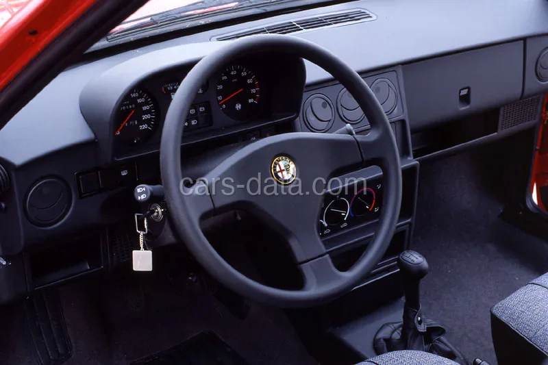 Alfa Romeo 33 SportWagon 1.5 i.e. 1991 front view