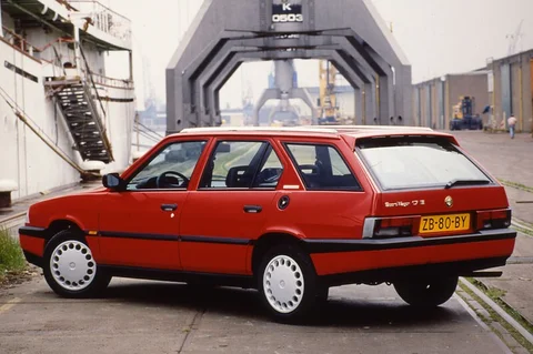 Alfa Romeo 33 SportWagon 1.5 i.e. 1991 view 2