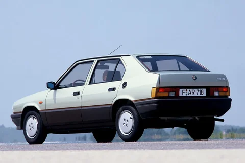 Alfa Romeo 33 1.3 Milano 1985 view 3