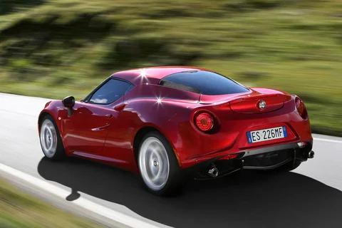 Alfa Romeo 4C 1.750 Tbi 2013 view 2
