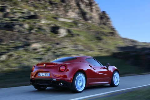 Alfa Romeo 4C 1.750 Tbi 2013 view 5