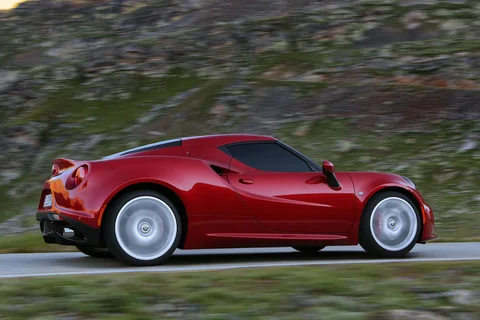 Alfa Romeo 4C 1.750 Tbi 2013 view 6