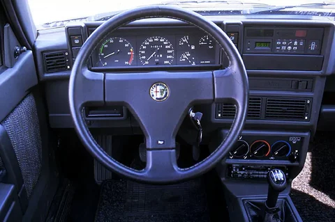 Alfa Romeo 75 1.8 i.e. 1990 view 6
