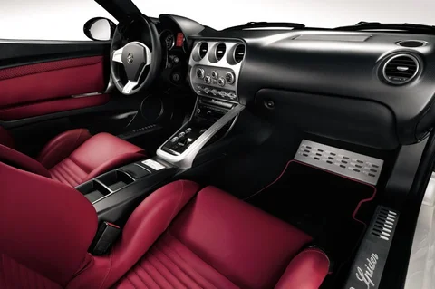 Alfa Romeo 8C Spider 2010 view 7