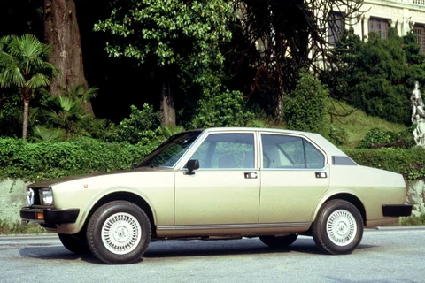 Alfa Romeo Alfetta 2.0 L 1977 view 4