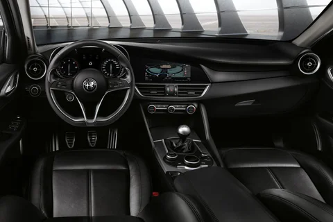 Alfa Romeo Giulia 2.0T 200hp 2016 view 7