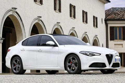Alfa Romeo Giulia 2.0T 200hp 2016 view 8