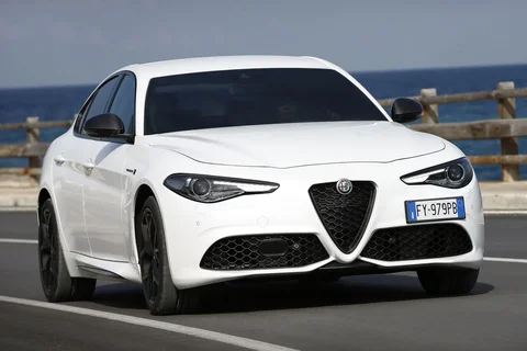 Alfa Romeo Giulia 2.0T 200hp 2020 view 6