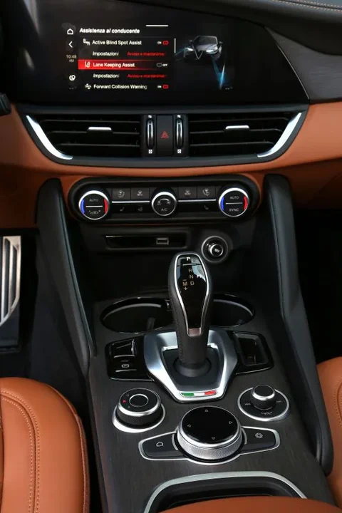 Alfa Romeo Giulia 2.0T 200hp 2020 view 9
