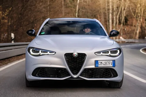 Alfa Romeo Giulia Quadrifoglio 2023 view 6