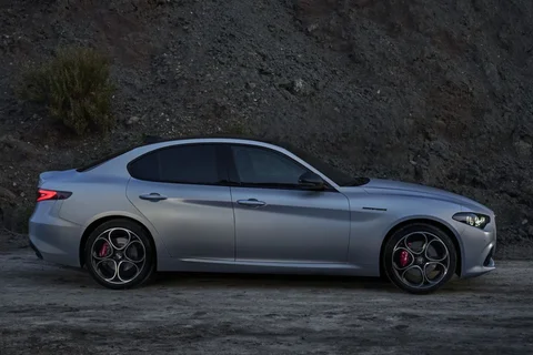 Alfa Romeo Giulia Quadrifoglio 2023 view 11