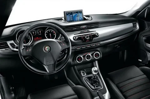 Alfa Romeo Giulietta 2.0 JTDm 140 Progression 2010 view 3