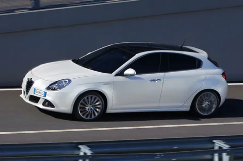 Alfa Romeo Giulietta 2.0 JTDm 140 Progression 2010 view 6