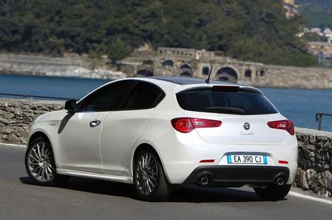 Alfa Romeo Giulietta 2.0 JTDm 140 Progression 2010 view 8
