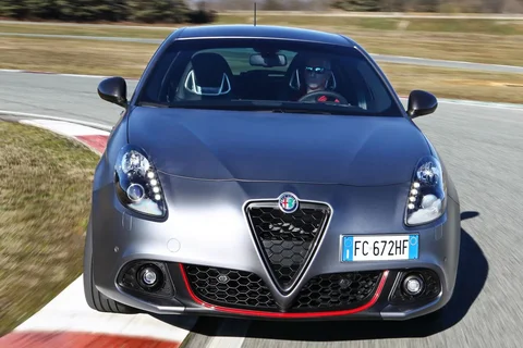 Alfa Romeo Giulietta 2.0 JTDm 150 Super 2016 view 4
