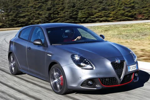 Alfa Romeo Giulietta 2.0 JTDm 150 Super 2016 view 9