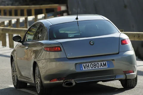 Alfa Romeo GT 1.9 JTDm 16V Impression 2005 view 7