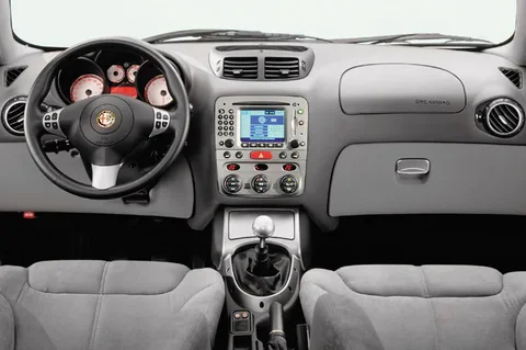 Alfa Romeo GT 1.9 JTDm 16V Impression 2005 view 8