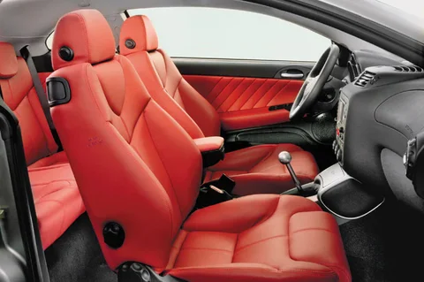 Alfa Romeo GT 1.9 JTDm 16V Impression 2005 view 9