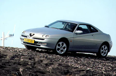 Alfa Romeo GTV 3.0 V6 24V 1998 view 4