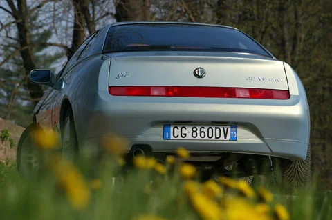 Alfa Romeo GTV 3.2 V6 24V 2003 view 6