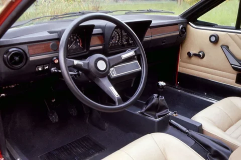 Alfa Romeo GTV Alfetta GTV 2000 L 1976 view 2