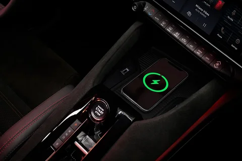 Alfa Romeo Junior Elettrica 2024 view 5