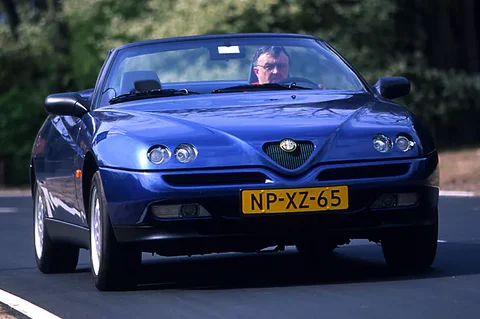 Alfa Romeo Spider 3.0 V6 1995 view 3